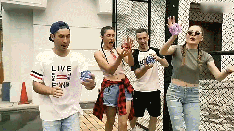 d5cdde3671fbfeb14cf77322b2221d7e.gif