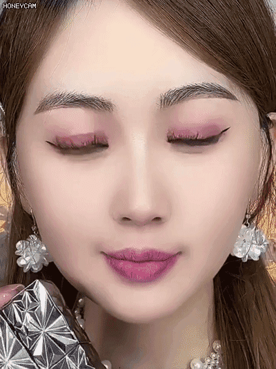 5a797d00-e063-4f9a-8545-3bc23ac49cac.gif