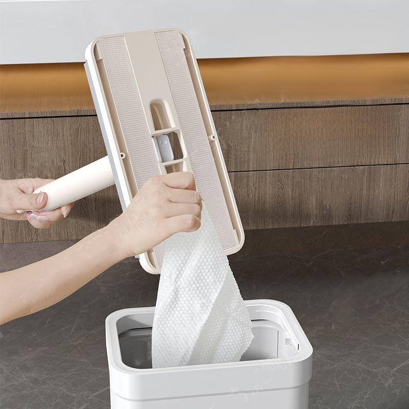 Compact small mop with automatic cloth clip design