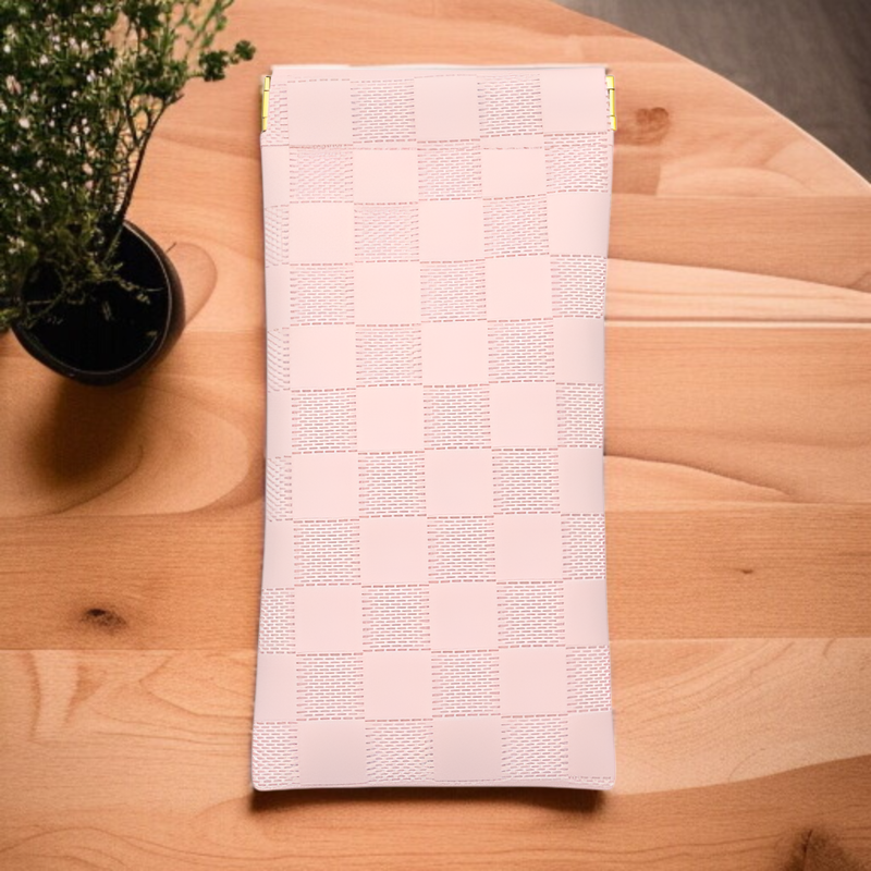 Automatic closing mechanism sunglasses case detail