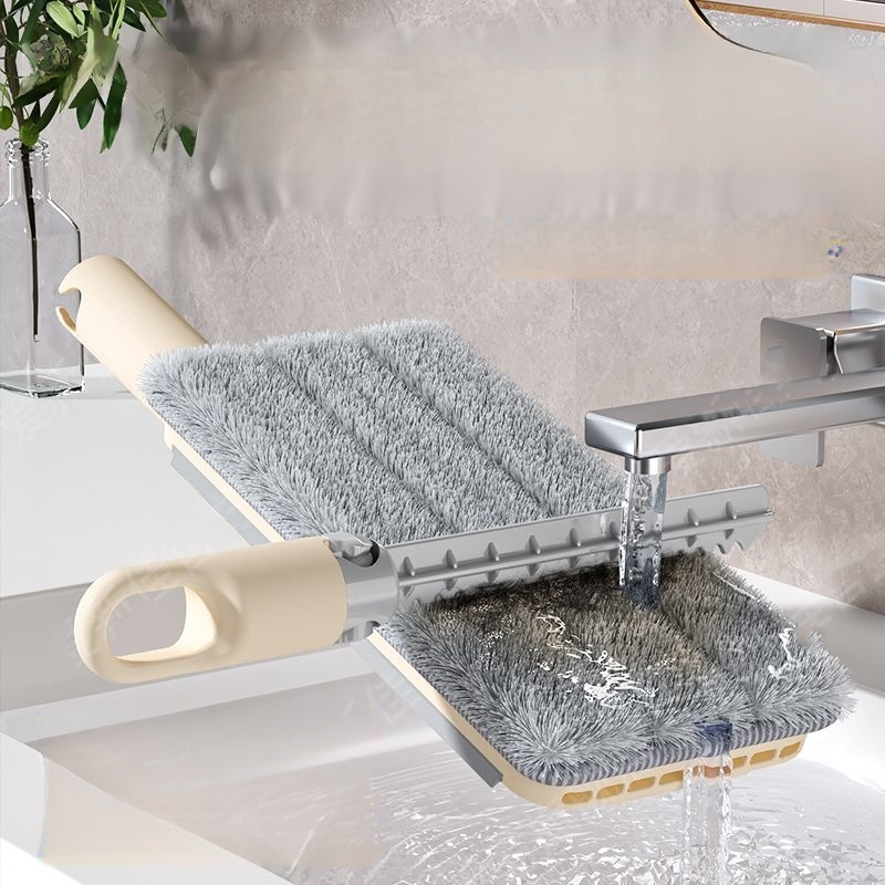 Portable mini mop for quick and easy cleaning