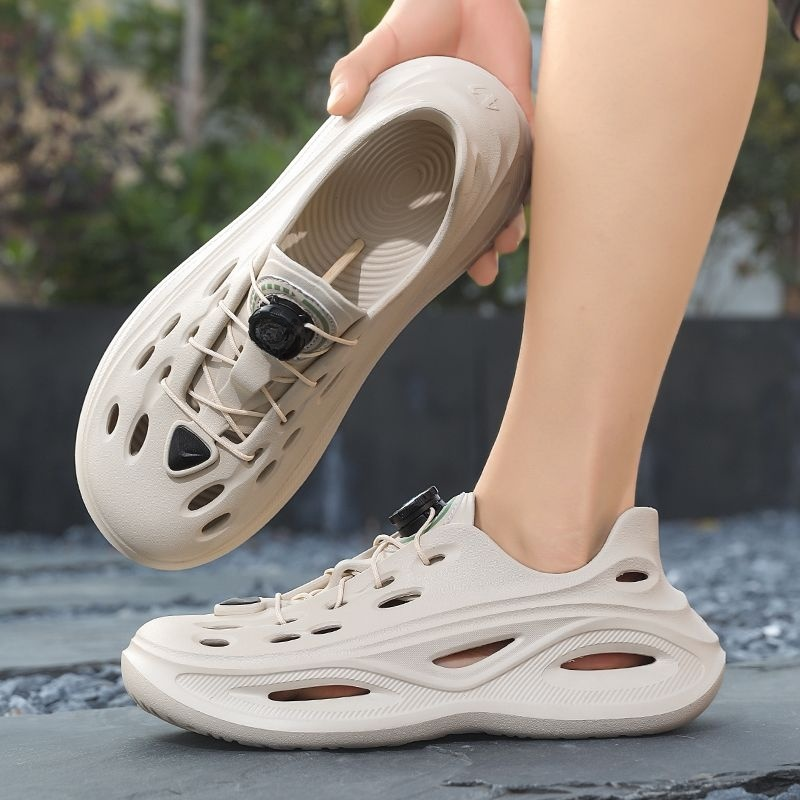 【🥰ไม่ต้องผูกเชือก👍】รองเท้าฉลุลลายลำลองผู้ชายแบบมีปุ่มหมุนกันลื่นได้