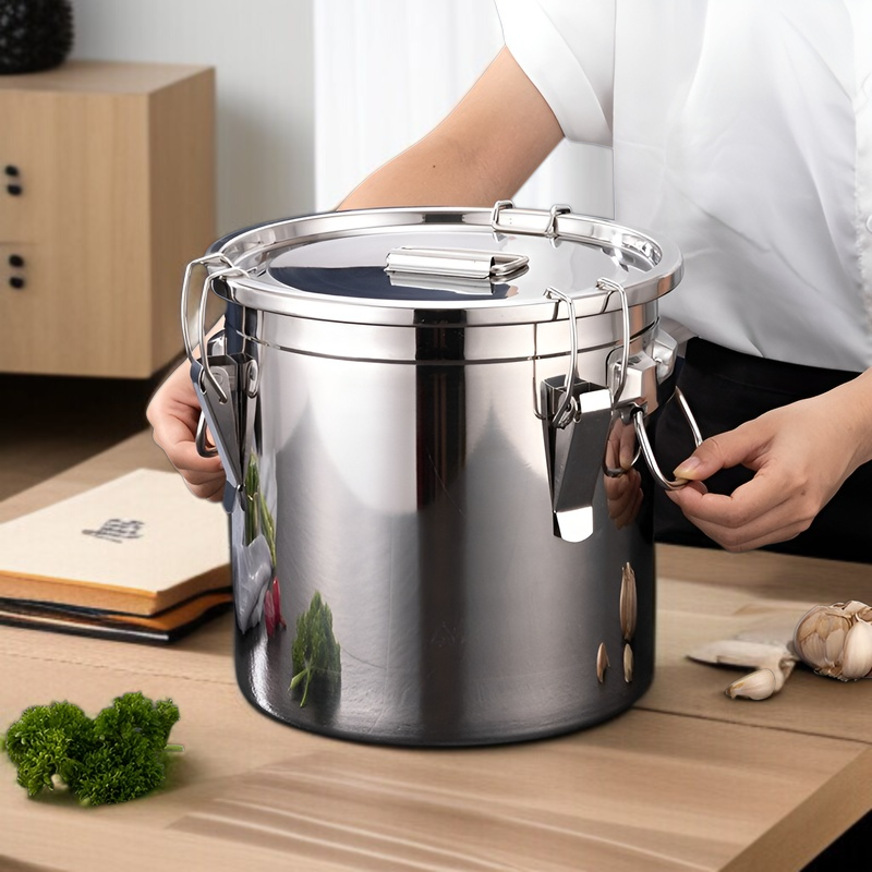 Airtight food storage containers made of stainless steel