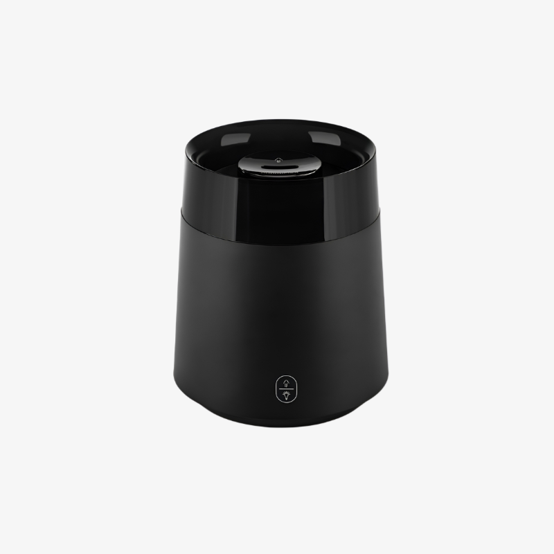 Neuer Luftbefeuchter mit großem Nebelvolumen im modernen Büro